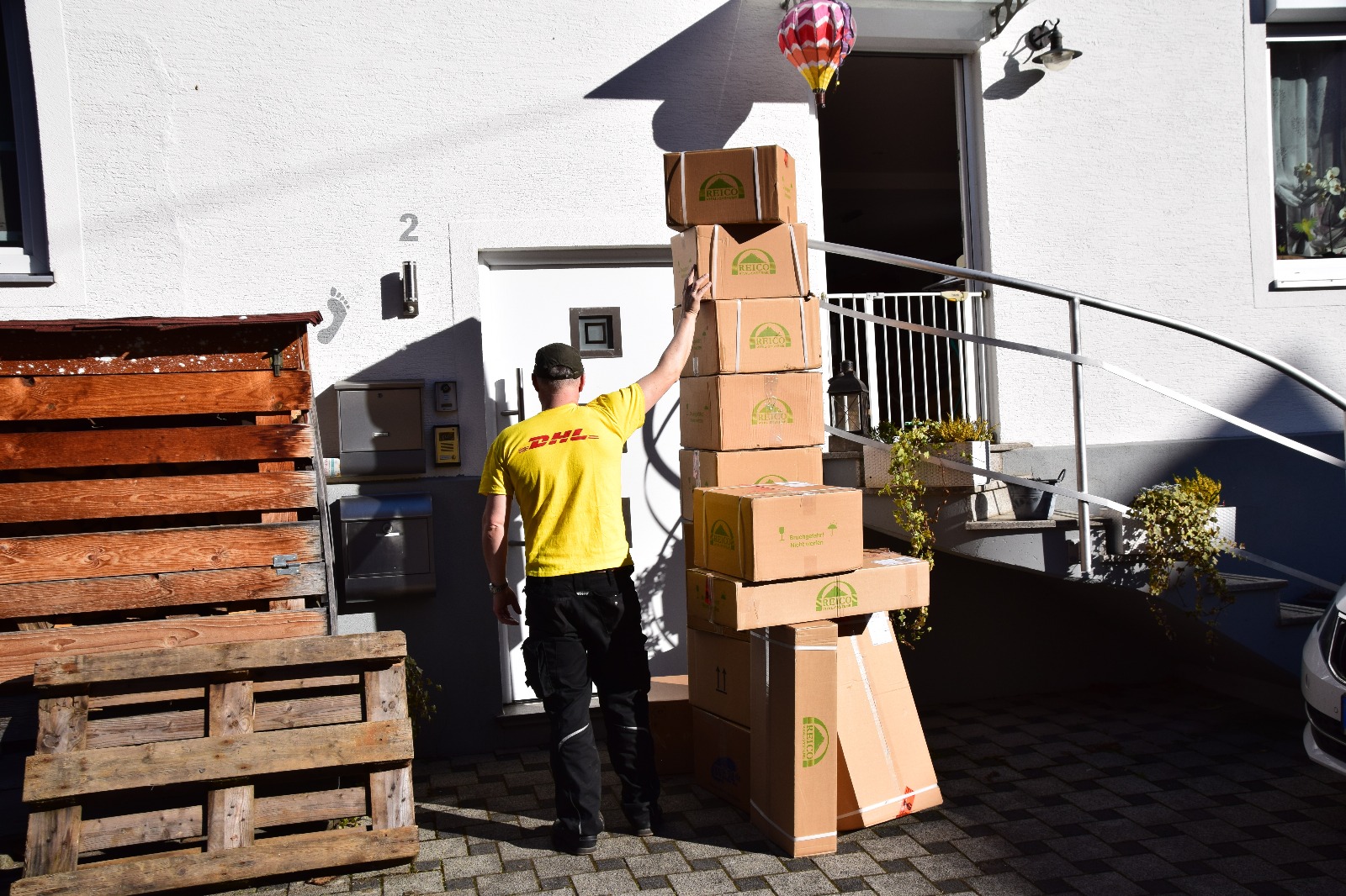 Erste Produktlieferung